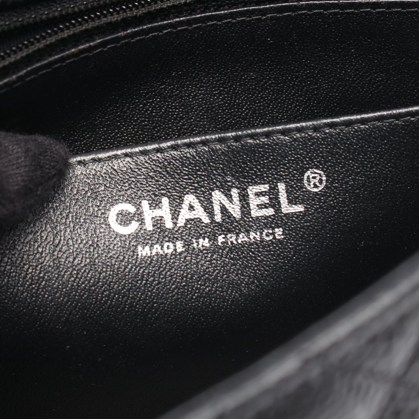 ミニマトラッセ チェーンショルダーバッグ キャビアスキン ブラック シルバー金具 シャネル