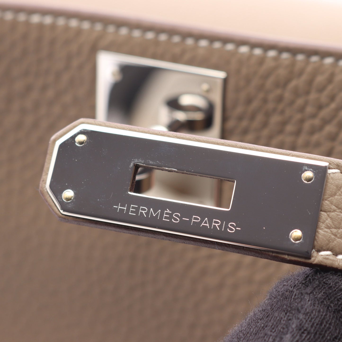 ジプシエール28 エトゥープ ショルダーバッグ トリヨンクレマンス グレーブラウン シルバー金具 K刻印 エルメス バッグ HERMES