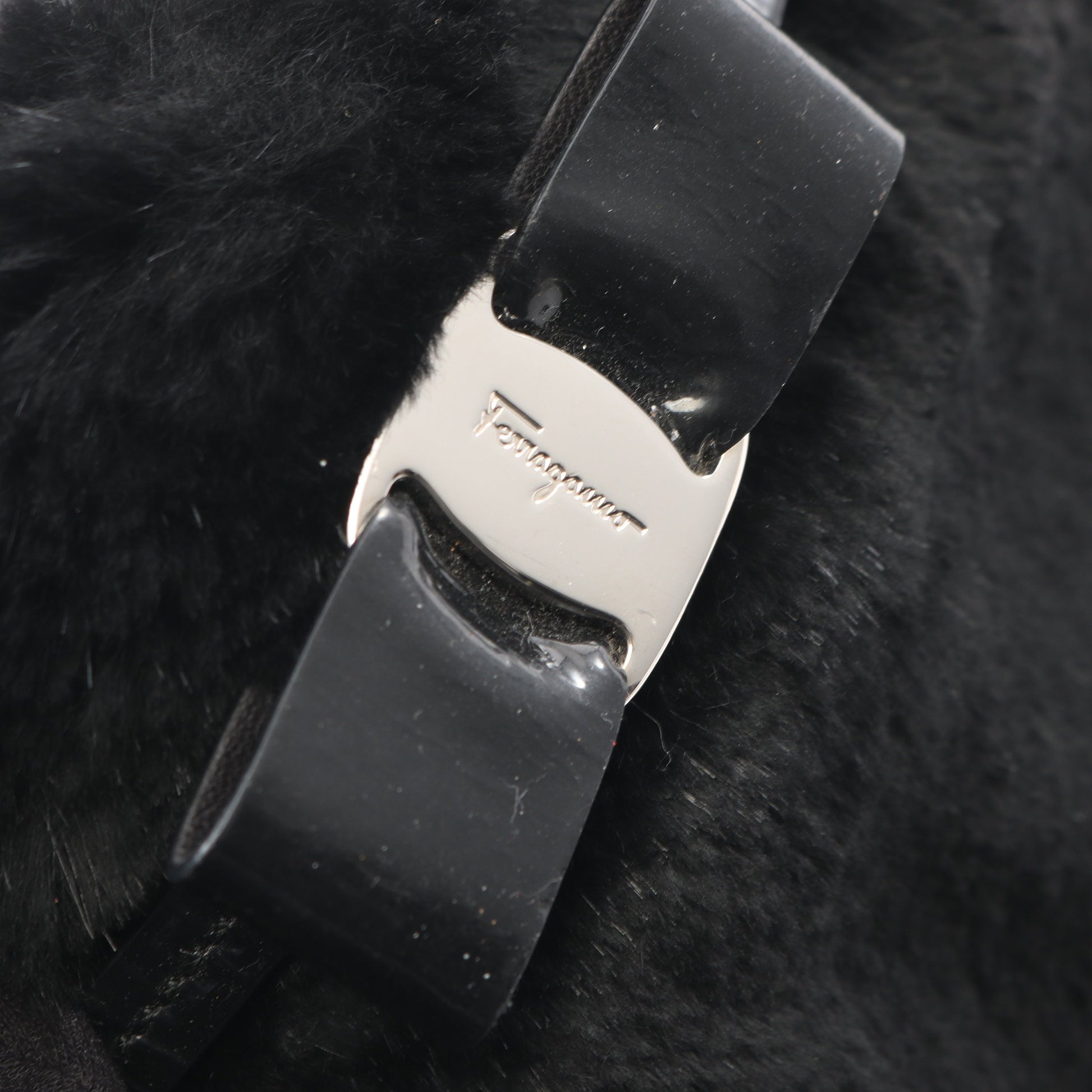 ヴァラリボン ハンドバッグ ファー レザー ブラック フェラガモスポーツ バッグ Salvatore Ferragamo SPORT