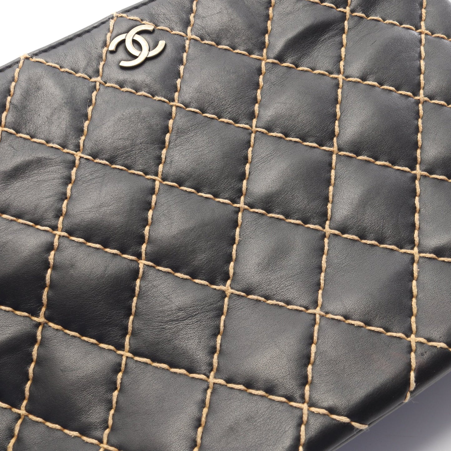 ワイルドステッチ チェーンショルダーバッグ レザー ブラック ゴールド金具 シャネル