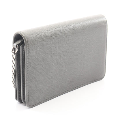 SAFFIANO LUX チェーンウォレット サフィアーノレザー グレー プラダ