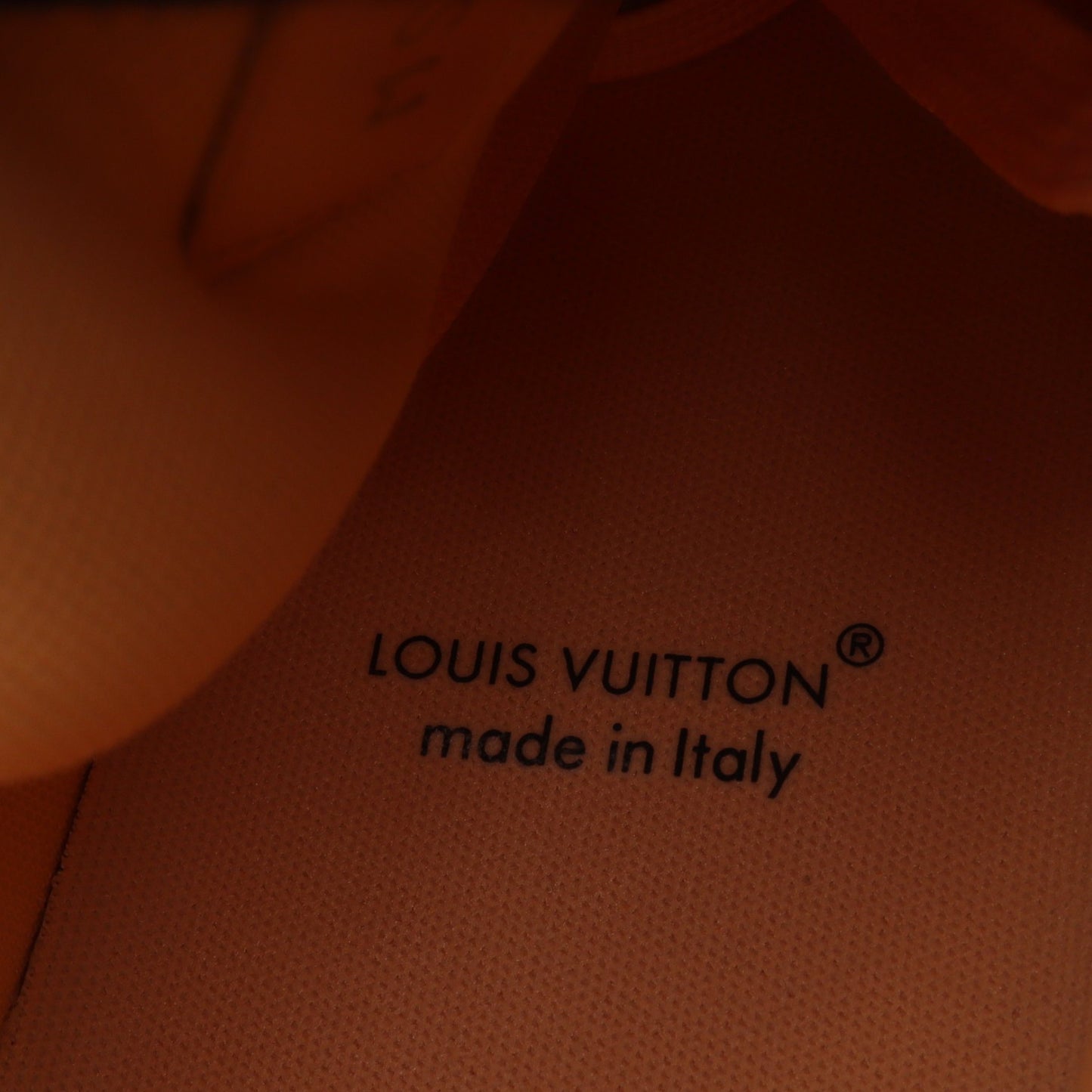 LVトレイナーライン スニーカー レザー ヌバック ライトオレンジ オフホワイト ルイヴィトン シューズ LOUIS VUITTON