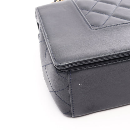 マドモアゼル マトラッセ Wフラップ チェーンショルダーバッグ レザー ネイビー ゴールド金具 シャネル