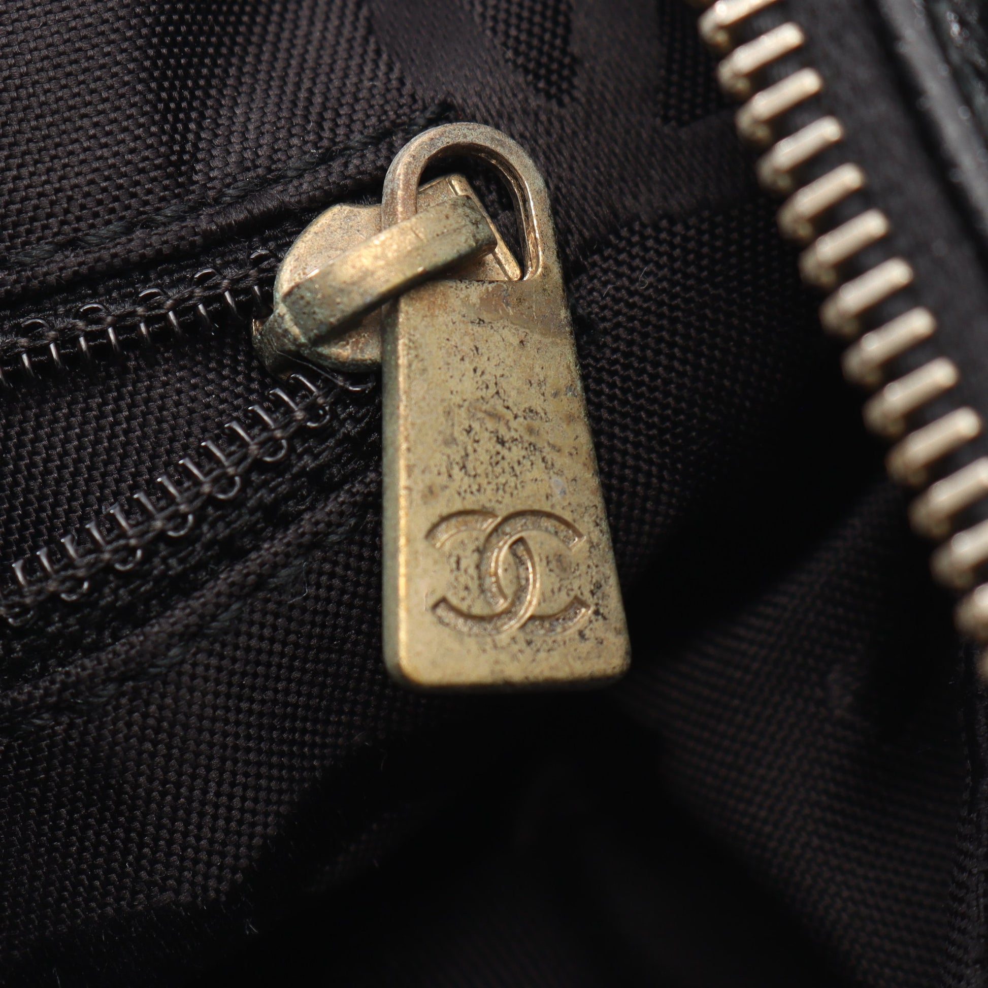 ココマーク ワンショルダーバッグ キャビアスキン ブラック ゴールド金具 シャネル バッグ CHANEL
