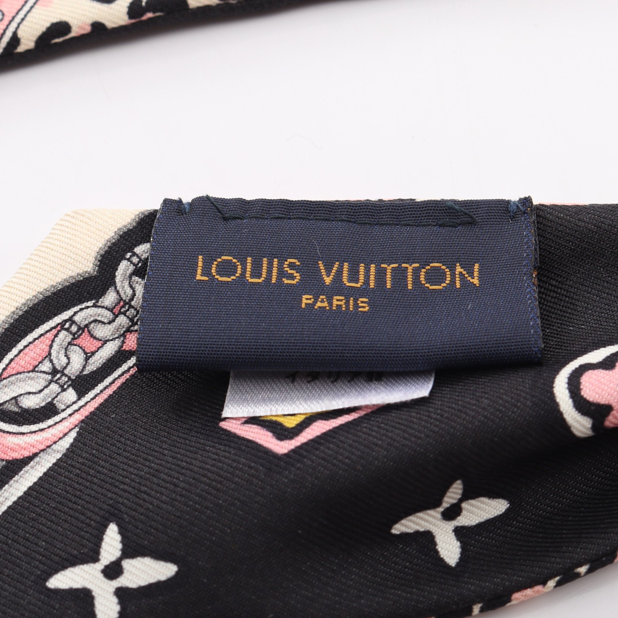 LOUIS VUITTON ハートモノグラムスカーフ バンドーBB ワイルドアットハート スカーフ シルク ブラック ピンク