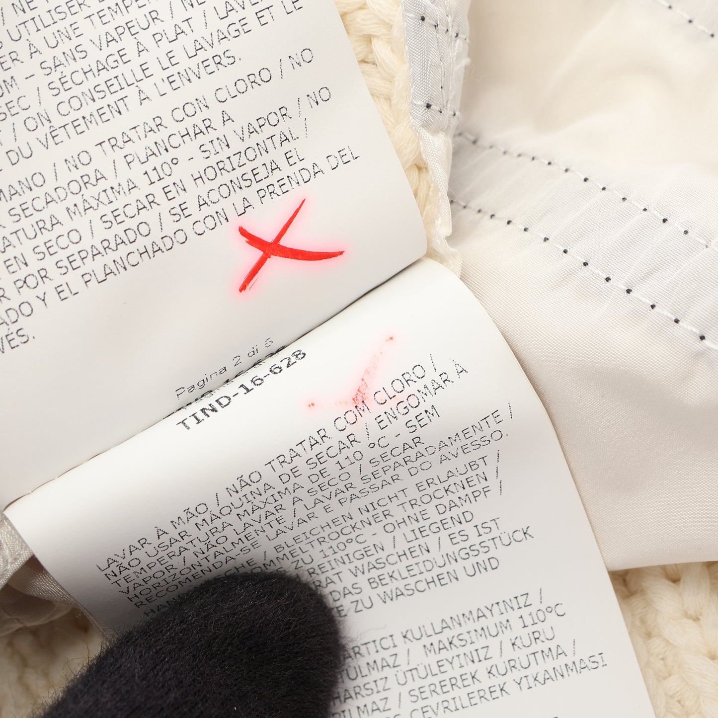 TRICOT COLLO A BARCHET ナイロン切替 セーター コットン ナイロン ホワイト ブラック モンクレール