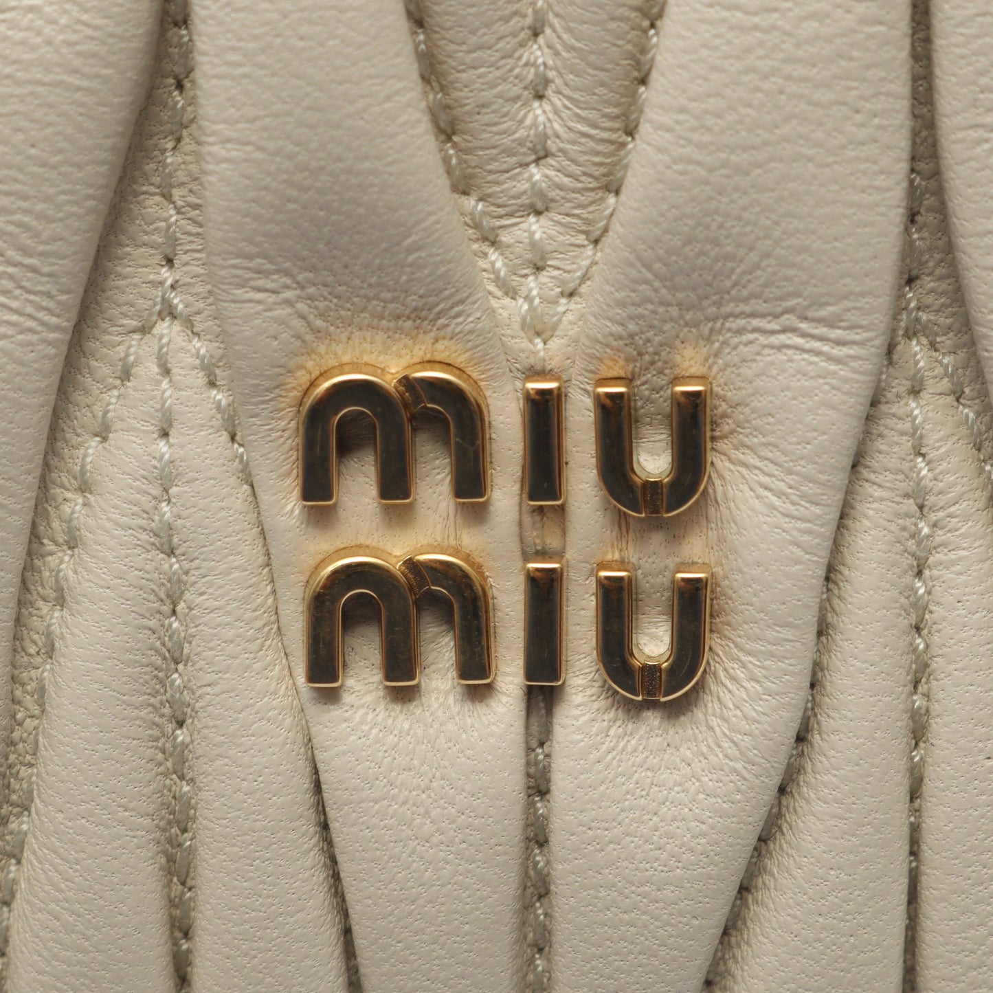 MATELASSE'MIU マテラッセ 2WAY ハンドバッグ レザー ホワイト ミュウミュウ バッグ miu miu