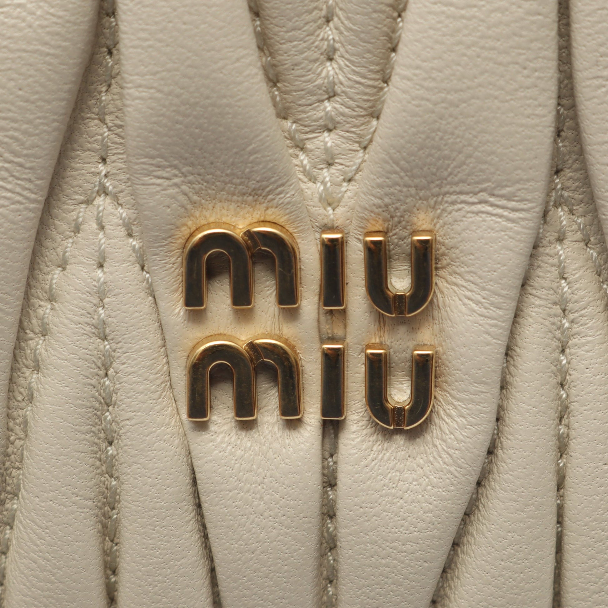 MATELASSE'MIU マテラッセ 2WAY ハンドバッグ レザー ホワイト ミュウミュウ バッグ miu miu