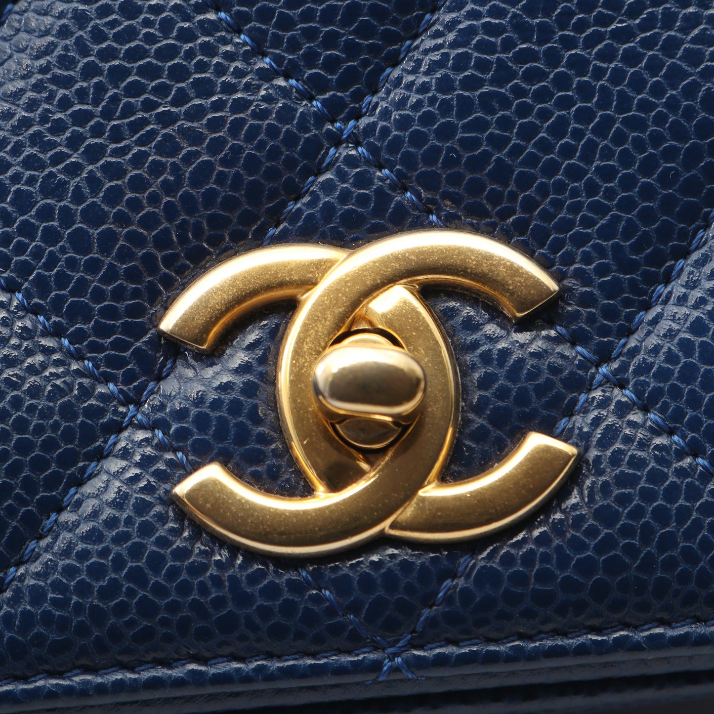 マトラッセ トップハンドル 2WAY チェーンショルダーバッグ キャビアスキン ブルー ゴールド金具 シャネル バッグ CHANEL
