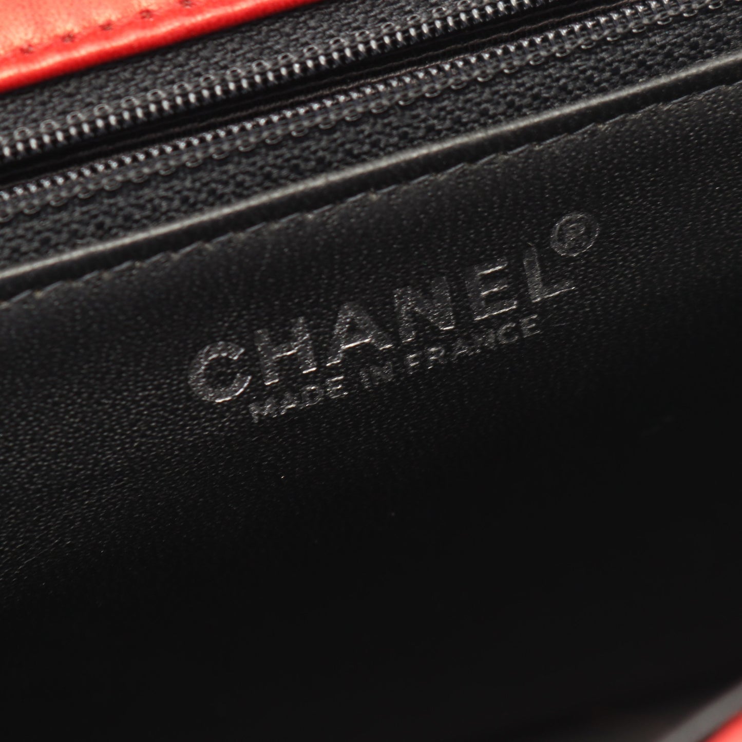 マトラッセ シングルフラップ バイカラー チェーンショルダーバッグ ラムスキン ブラック レッド シルバー金具 シャネル