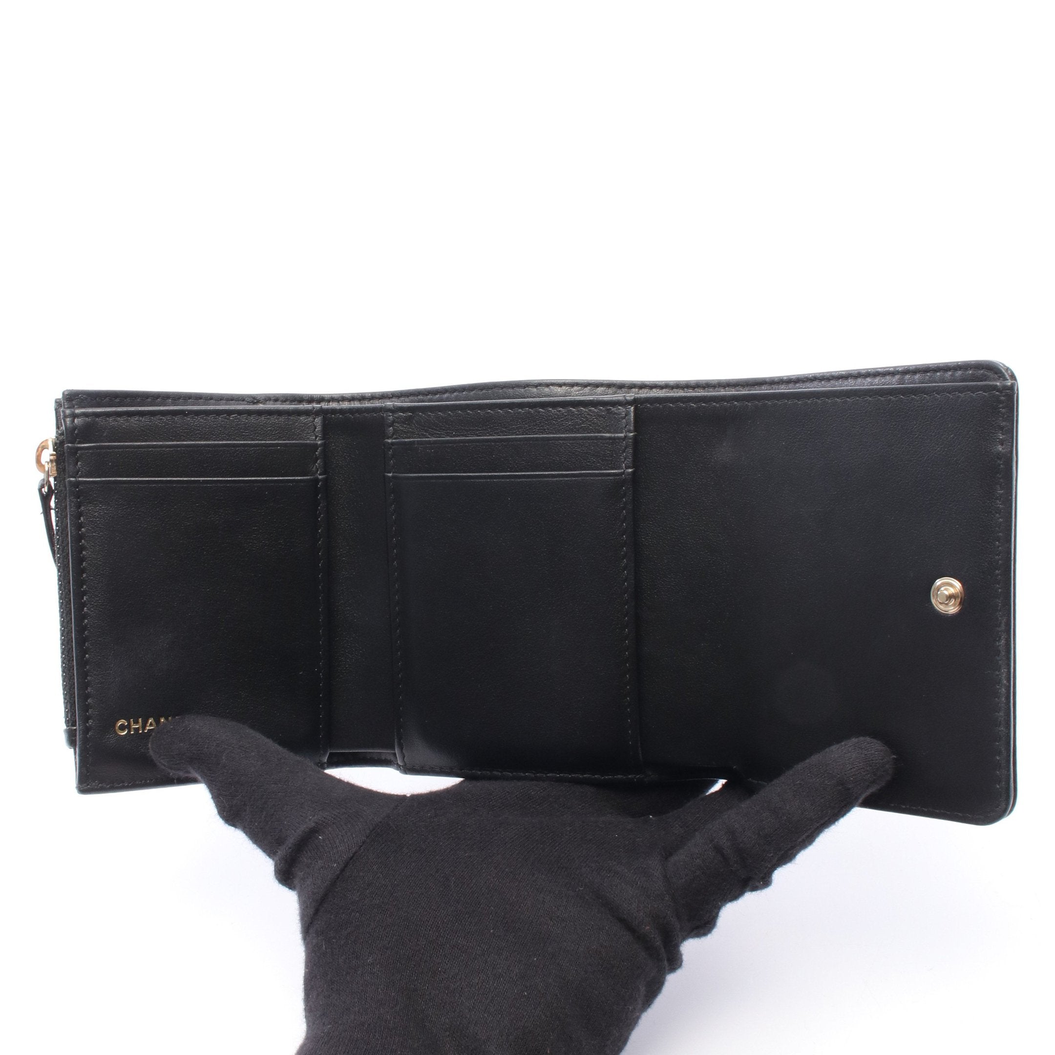 カメリア 三つ折り財布 レザー ブラック ゴールド金具 シャネル – RECLO