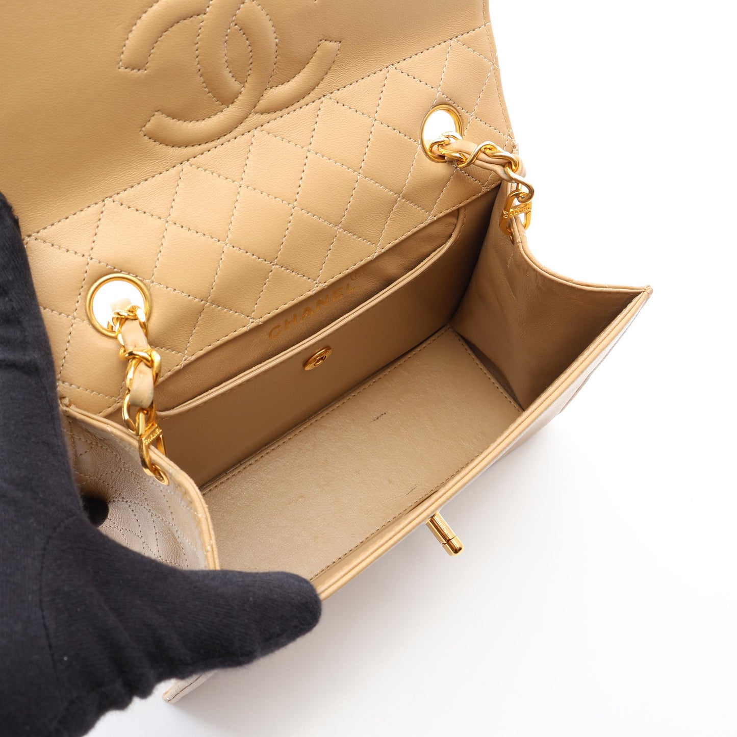 マトラッセ チェーンショルダーバッグ ラムスキン ベージュ ゴールド金具 シャネル バッグ CHANEL