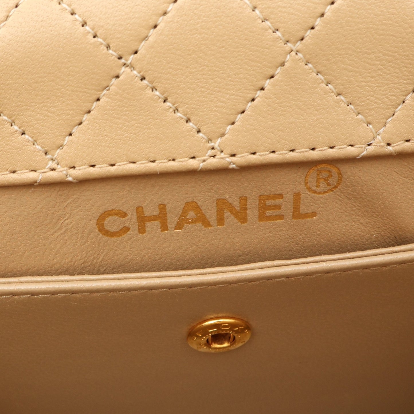 マトラッセ チェーンショルダーバッグ ラムスキン ベージュ ゴールド金具 シャネル バッグ CHANEL