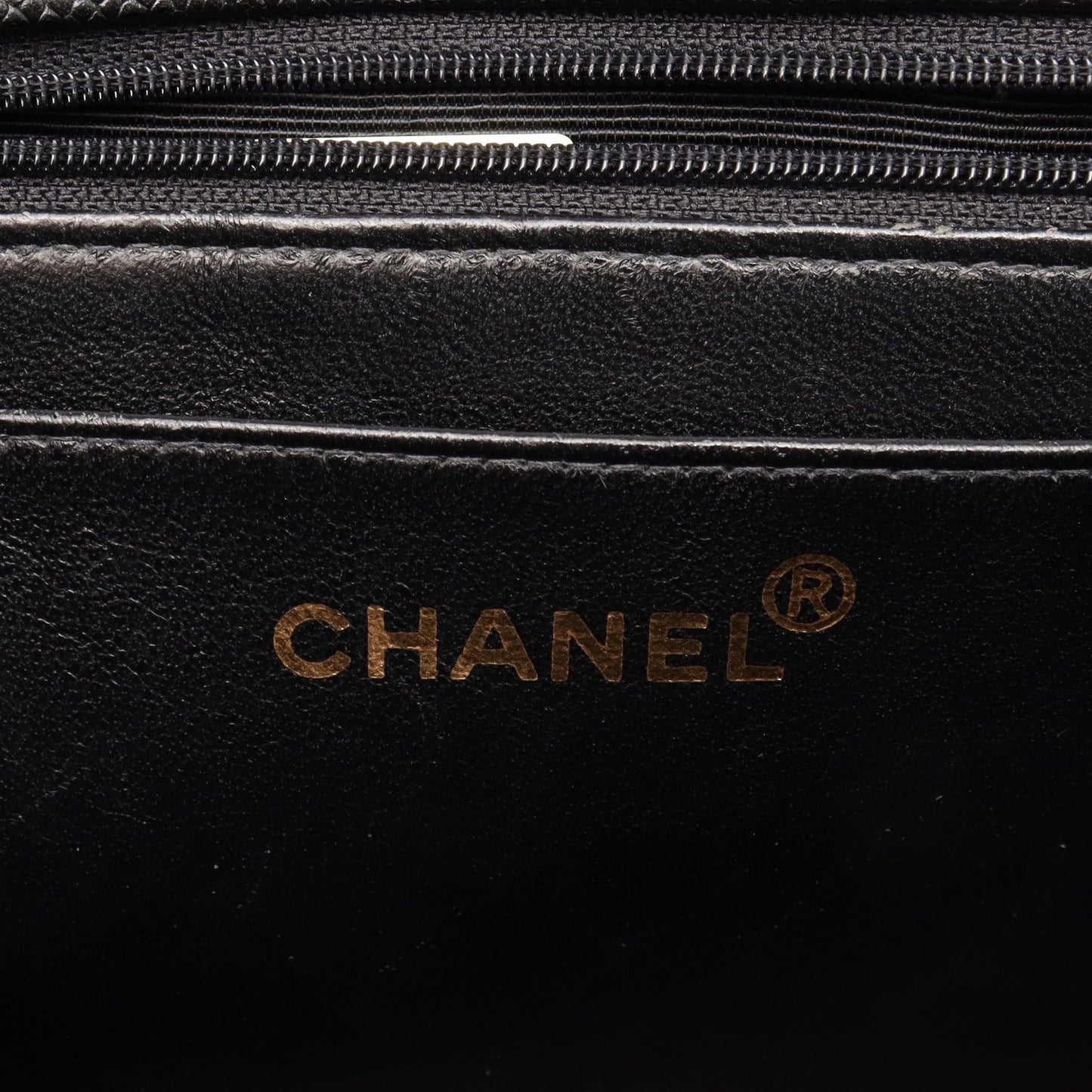 マトラッセ チェーンショルダーバッグ キャビアスキン ブラック ゴールド金具 シャネル バッグ CHANEL
