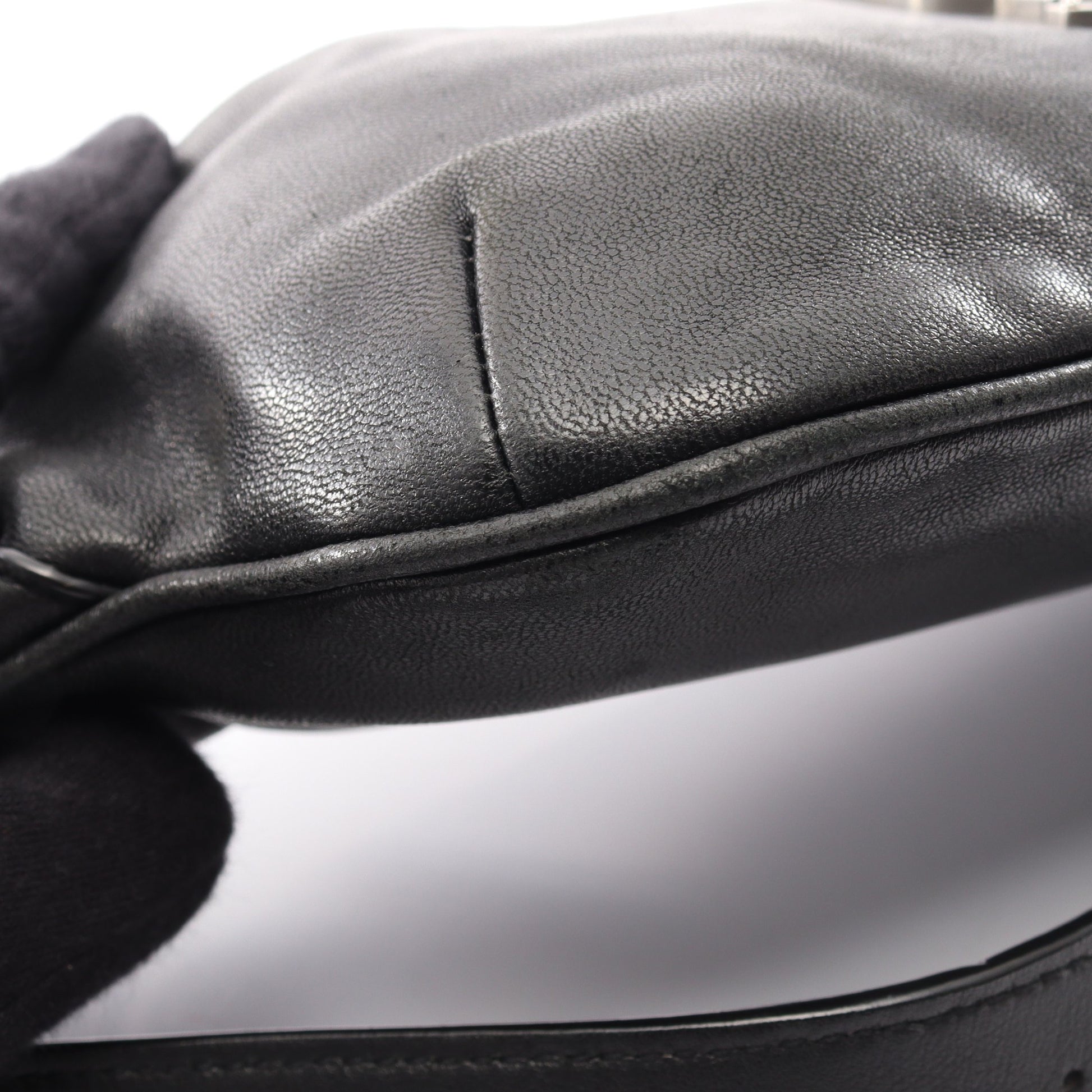 カサンドラ クラシック モノグラム ボディバッグ ウエストバッグ レザー ブラック サンローランパリ バッグ SAINT LAURENT PARIS