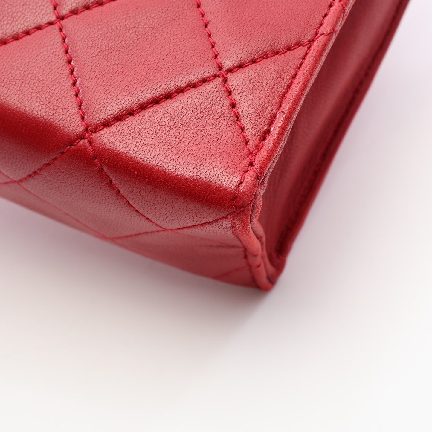 マトラッセ デカココマーク チェーンショルダーバッグ ラムスキン レッド ゴールド金具 シャネル