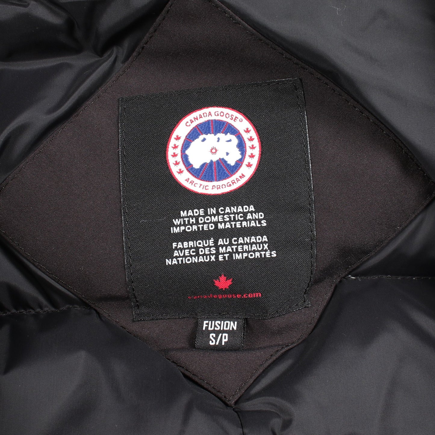 CHATEAU PARKA FUSION FIT フード付き ダウンジャケット コットン ブラック カナダグース
