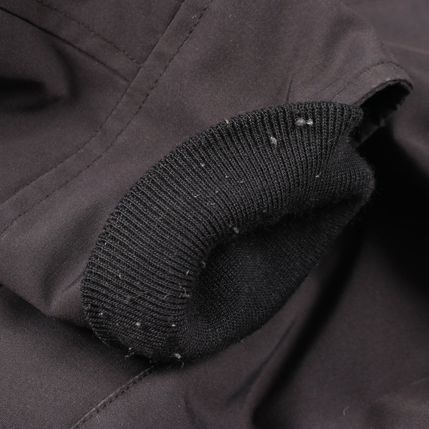 CHATEAU PARKA FUSION FIT フード付き ダウンジャケット コットン ブラック カナダグース
