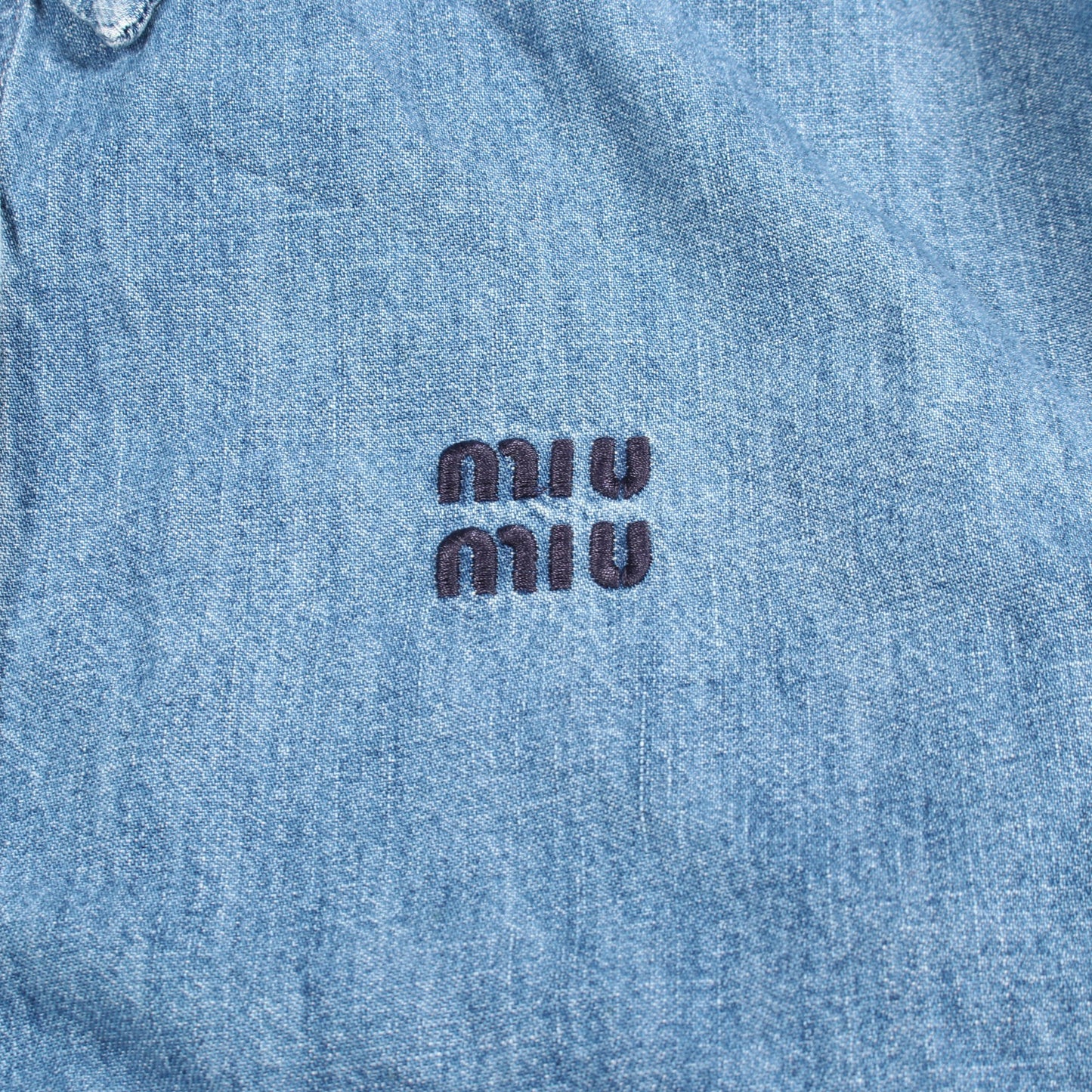 ロゴ刺繍 クロップド デニム シャツ コットン インディゴブルー ミュウミュウ