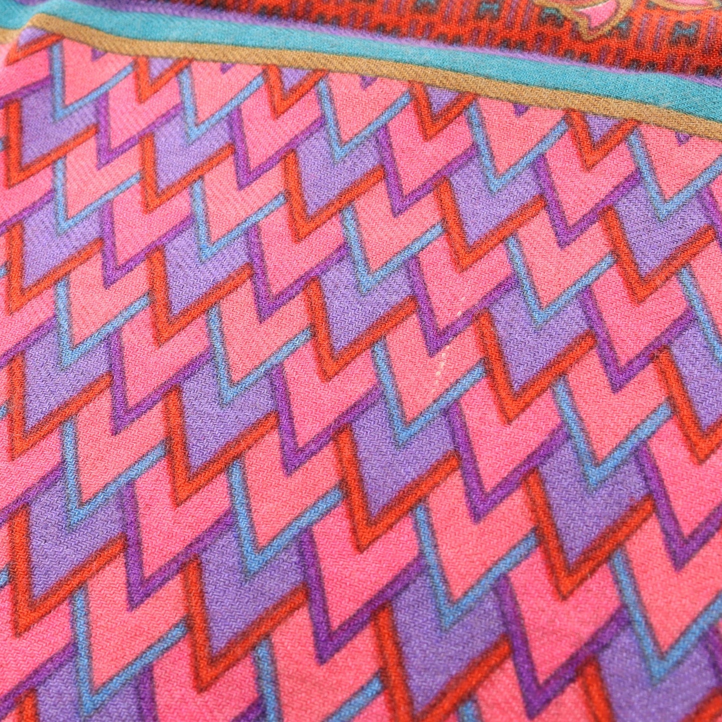 カレジェアン カレ140 GEOMETRIC ショール スカーフ カシミヤ シルク ピンクパープル マルチカラー エルメス