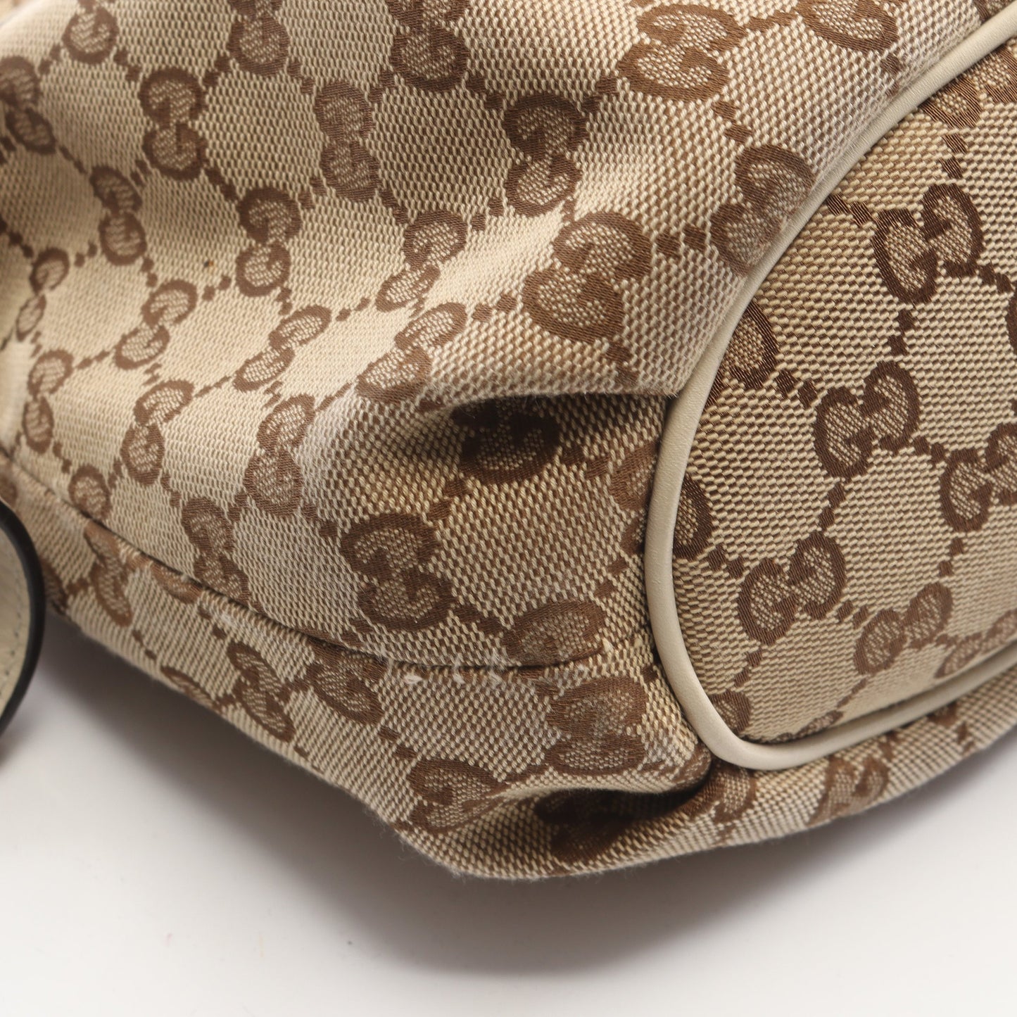 GGキャンバス ショルダーバッグ キャンバス レザー ベージュ オフホワイト グッチ バッグ GUCCI