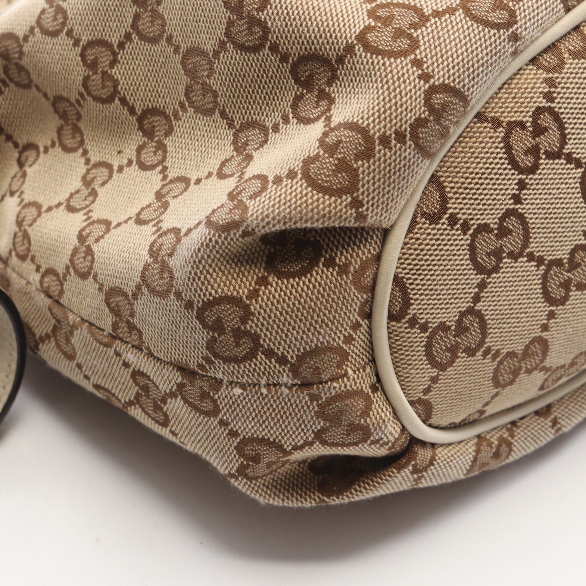GGキャンバス ショルダーバッグ キャンバス レザー ベージュ オフホワイト グッチ バッグ GUCCI