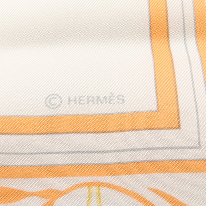 カレ90 Oeillets sauvages et autres caryophyllales スカーフ シルク オフホワイト オレンジ マルチカラー エルメス 財布・小物 HERMES