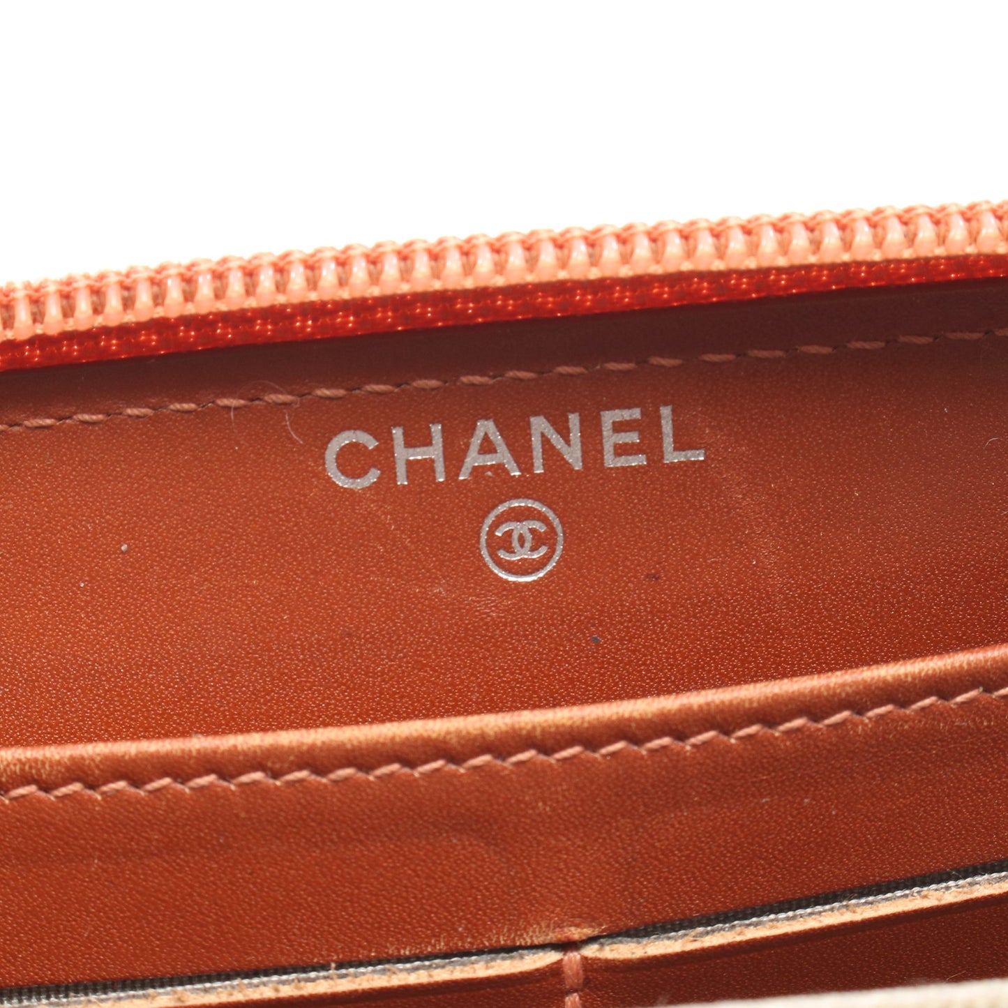 ココマーク ラウンドファスナー長財布 キャビアスキン コーラルオレンジ シルバー金具 シャネル
