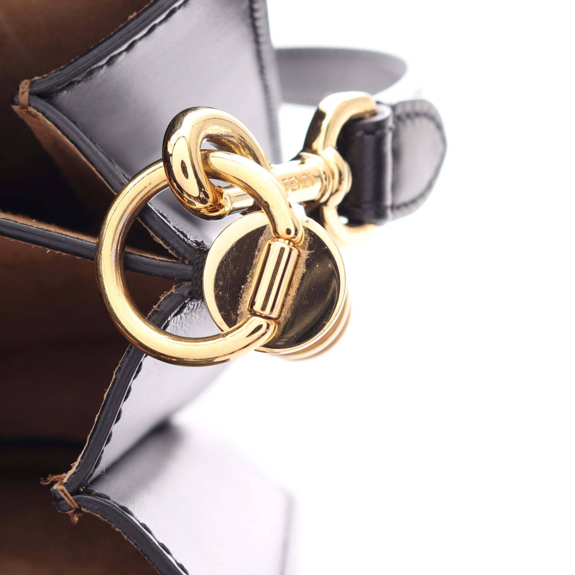 TOUCH スモール ショルダーバッグ レザー ブラック フェンディ バッグ FENDI