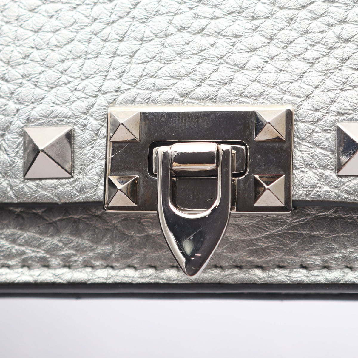 ロックスタッズ チェーンウォレット レザー シルバー ヴァレンティノガラヴァーニ バッグ VALENTINO GARAVANI