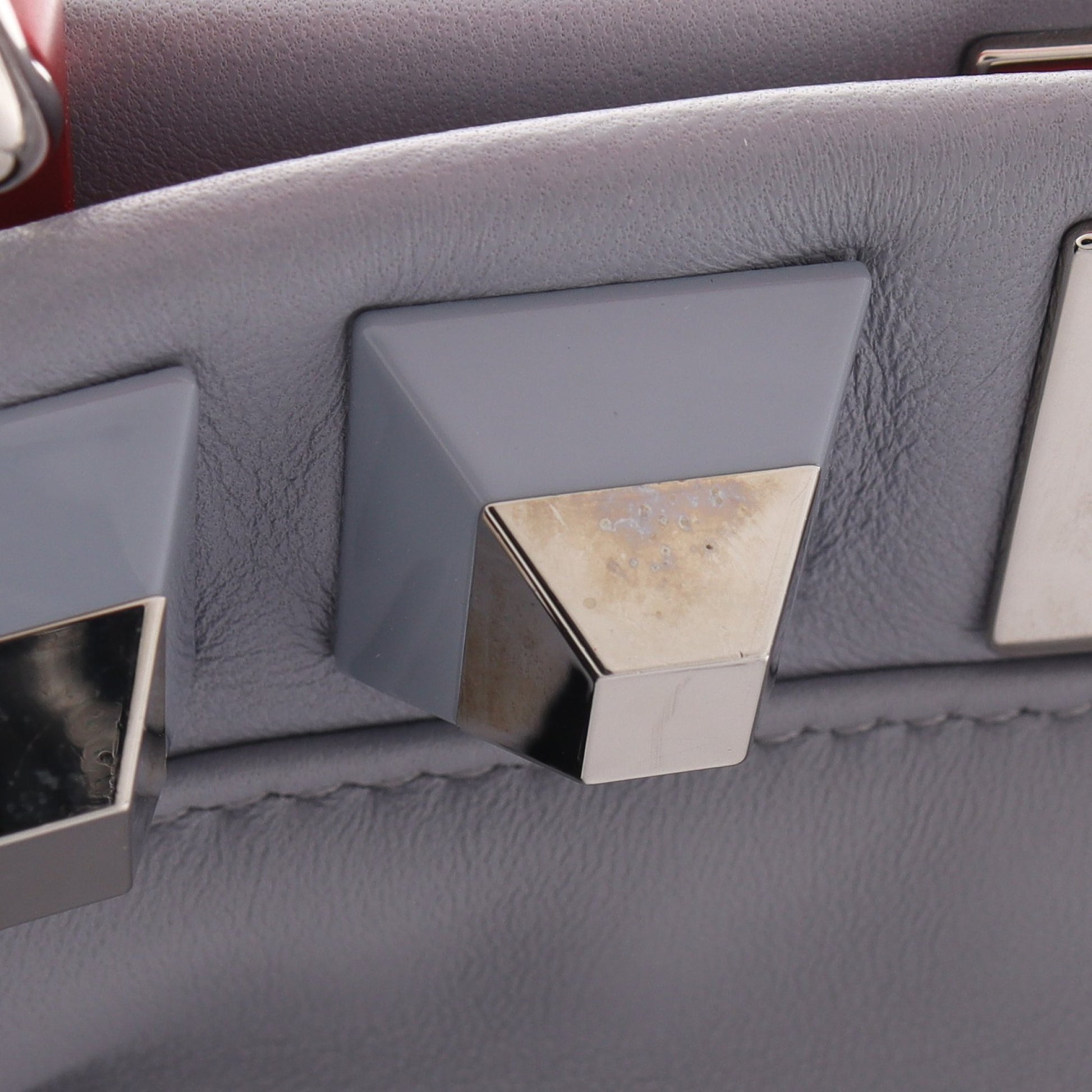 ミニピーカブー スタッズ 2WAY ハンドバッグ レザー ブルーグレー レッド フェンディ バッグ FENDI