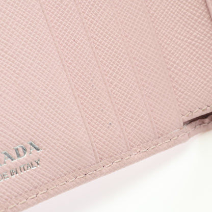 SAFFIANO TRIANG 二つ折り財布 サフィアーノレザー ピンク プラダ