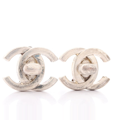 ココマーク ターンロックモチーフ イヤリング シルバー 96A シャネル アクセサリー CHANEL
