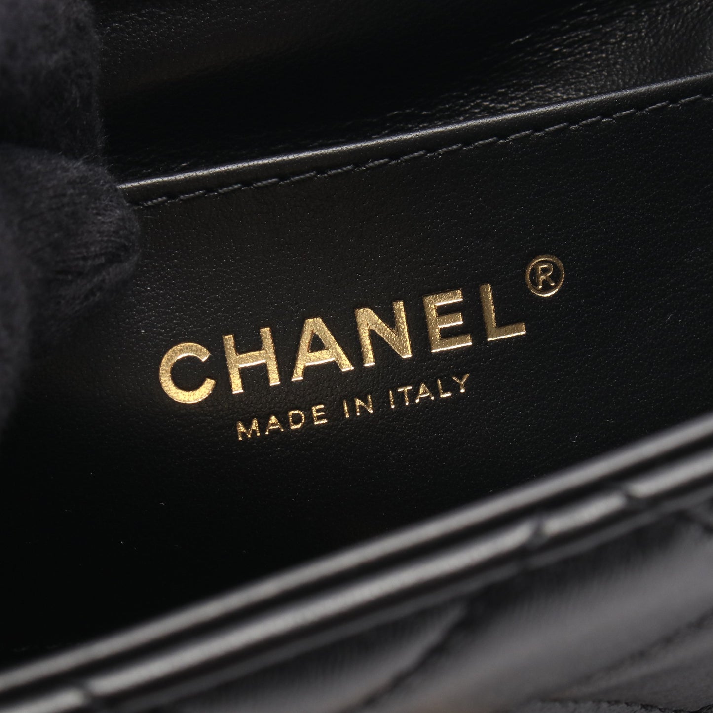 ミニ フラップ バッグ マトラッセ チェーンショルダーバッグ レザー ブラック ゴールド金具 シャネル