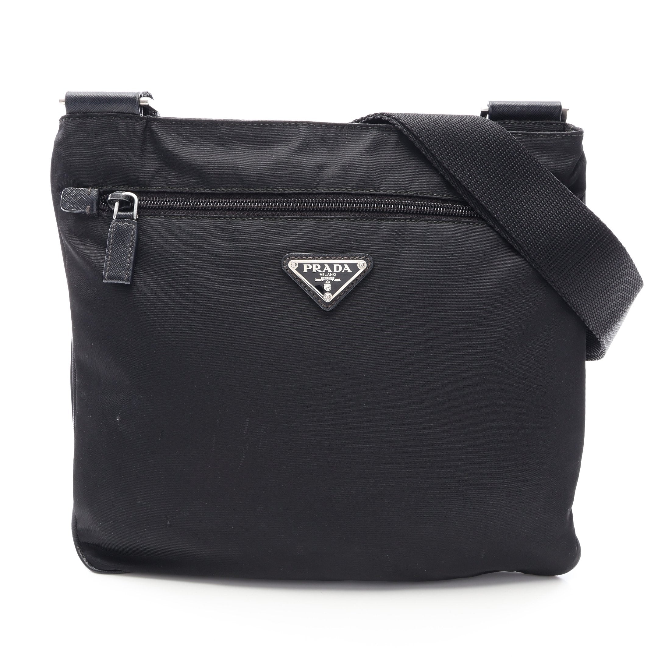 三角プレート ショルダーバッグ ナイロン サフィアーノレザー ブラック