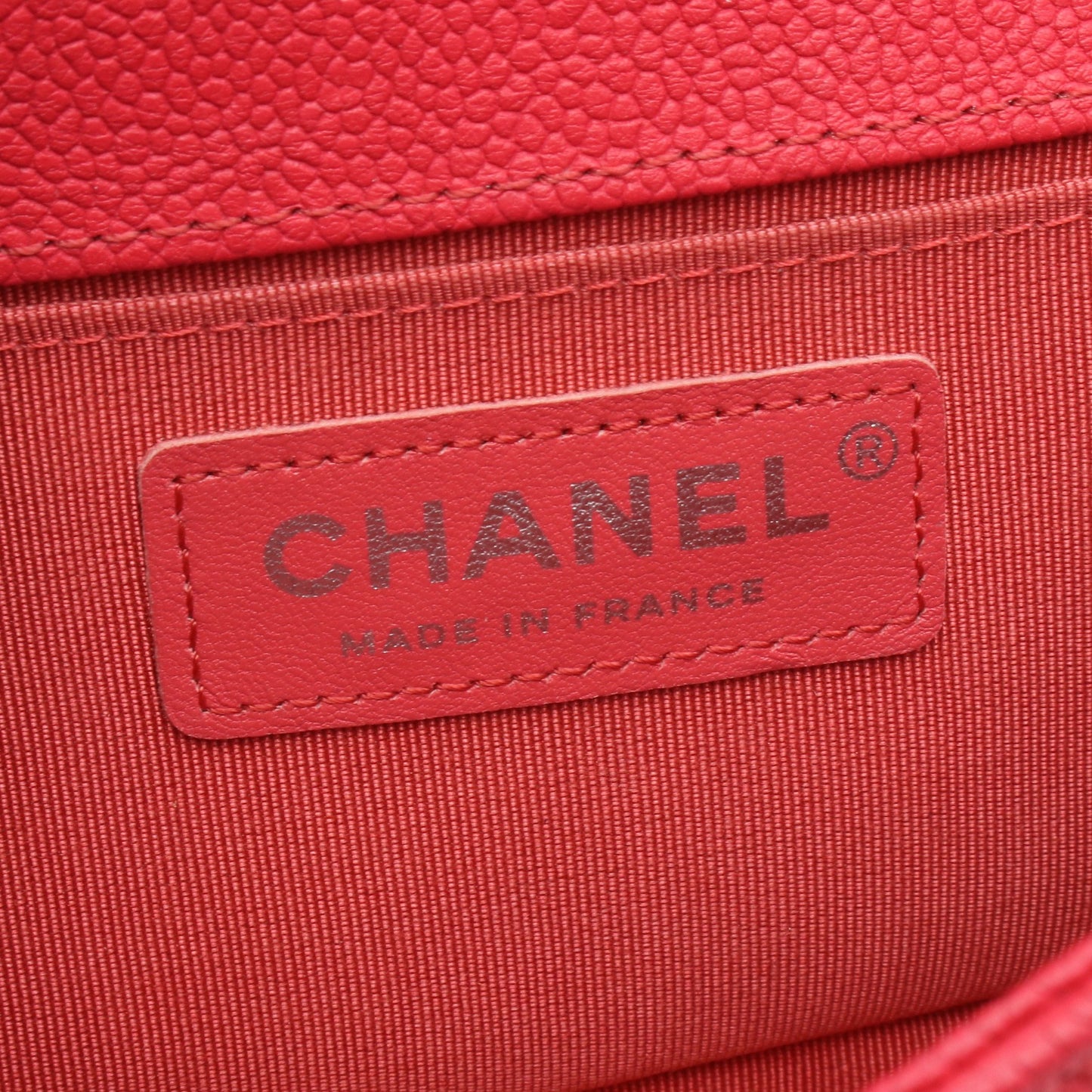 ボーイシャネル スモール チェーンショルダーバッグ キャビアスキン ピンクレッド シルバー金具 シャネル