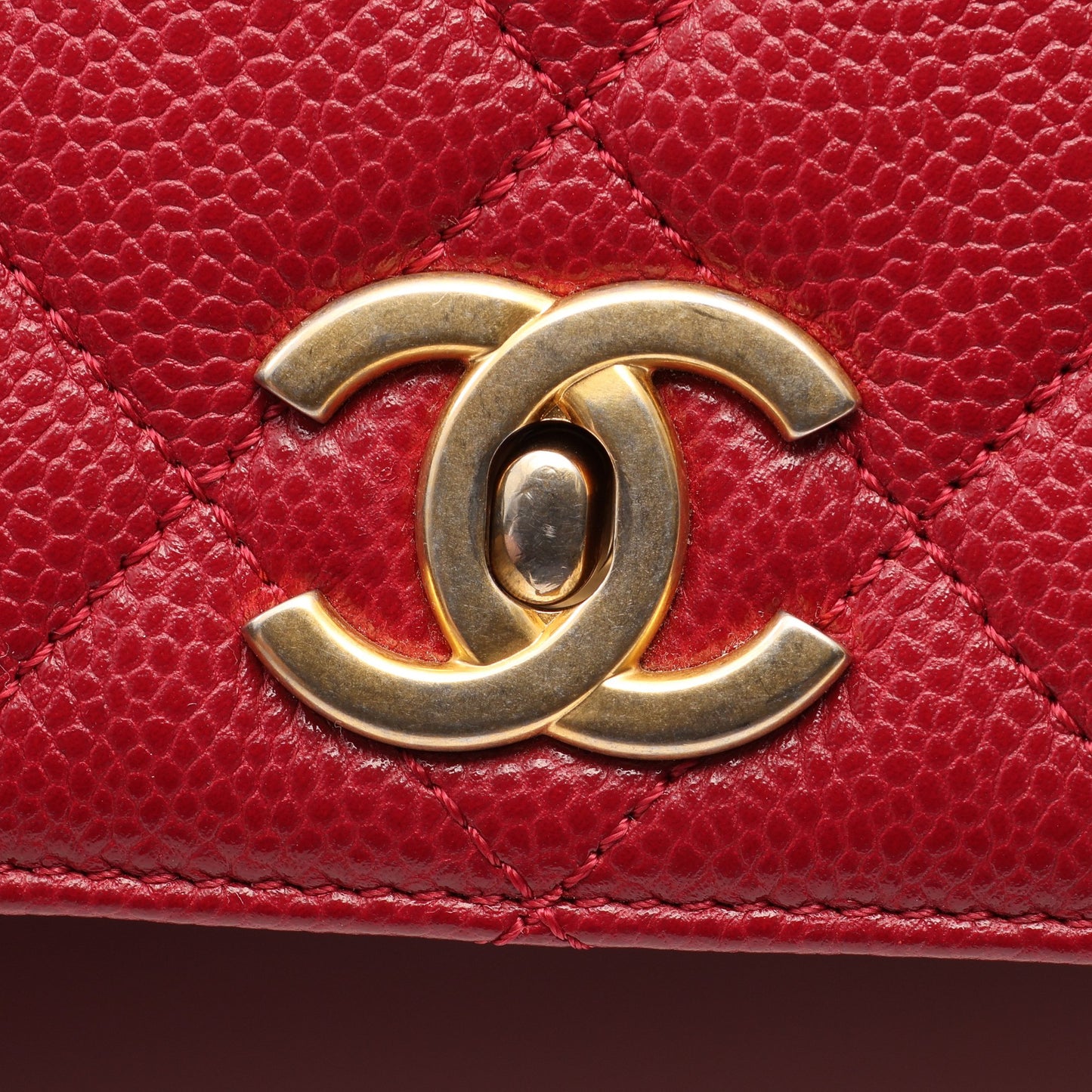 マトラッセ トップハンドル 2WAY チェーンショルダーバッグ キャビアスキン レッド ゴールド金具 シャネル