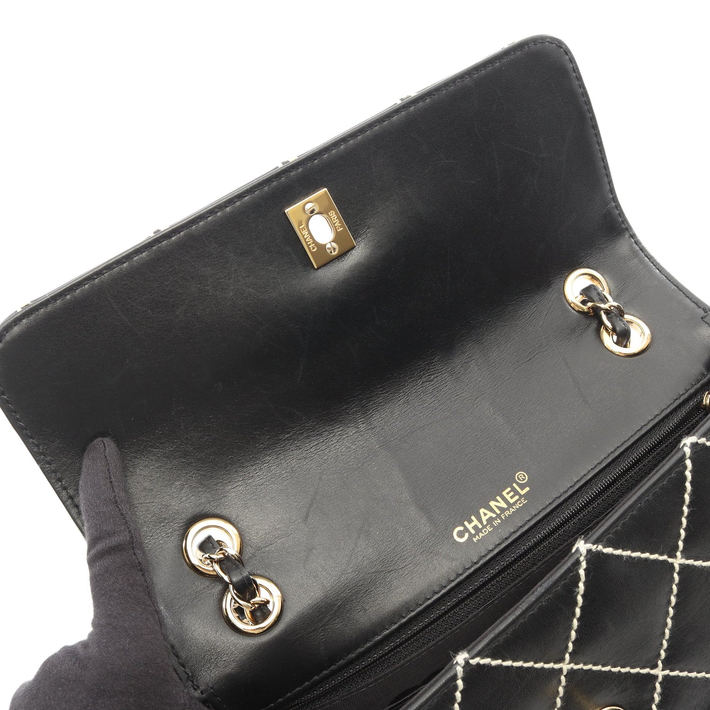 ワイルドステッチ Wチェーンショルダーバッグ ラムスキン ブラック ゴールド金具 シャネル