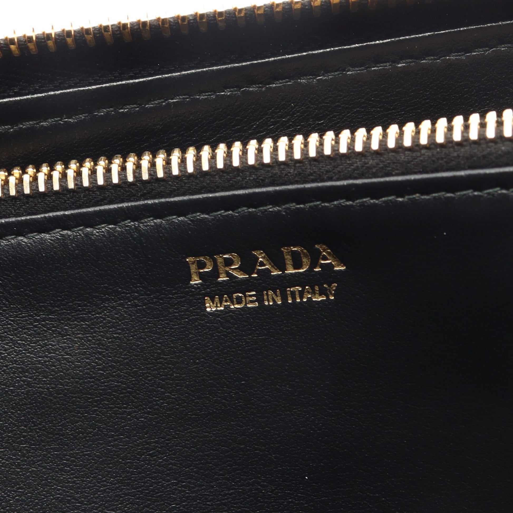 ラウンドファスナー長財布 レザー ブラック プラダ 財布・小物 PRADA