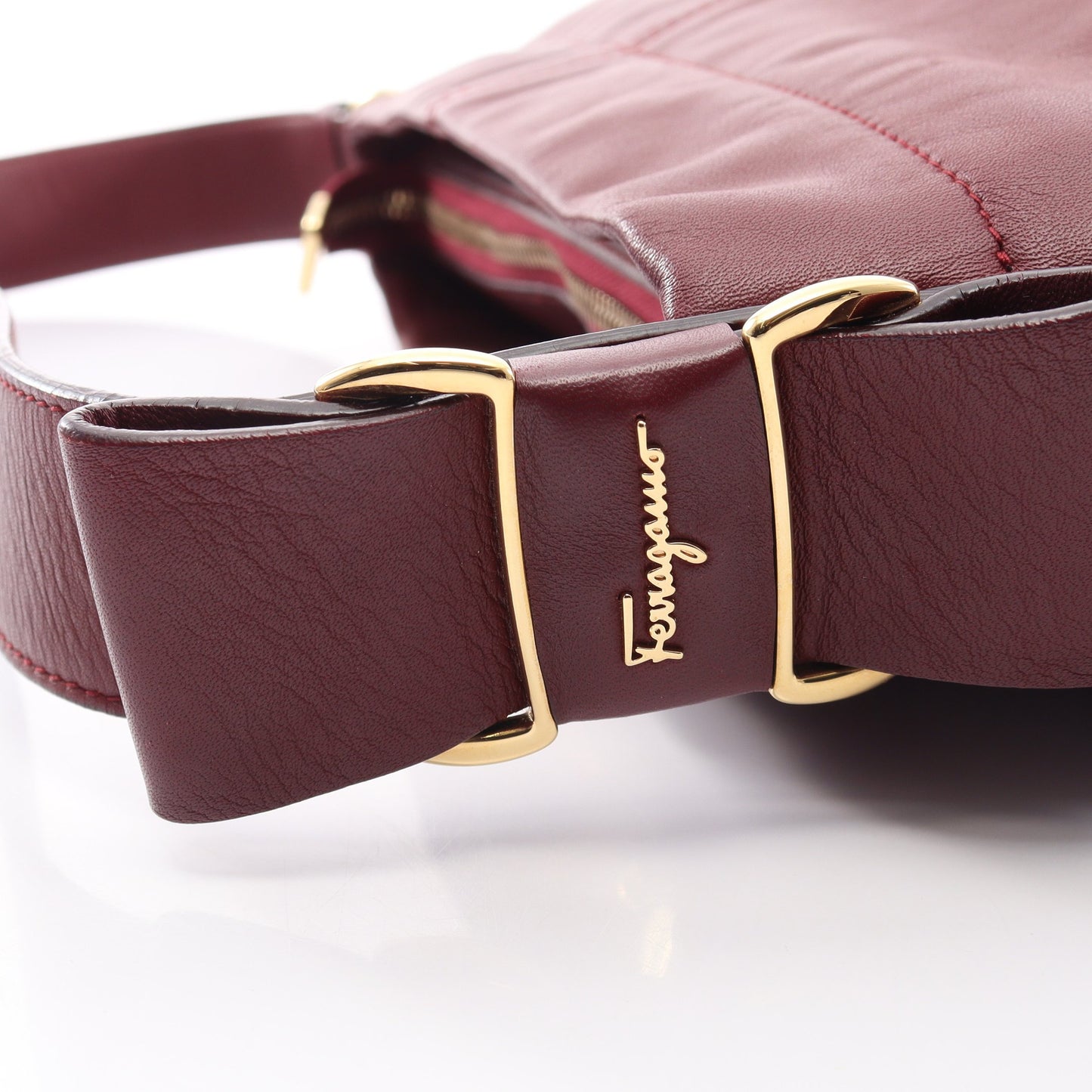 ヴァラ ワンショルダーバッグ レザー ボルドー サルヴァトーレフェラガモ バッグ Salvatore Ferragamo