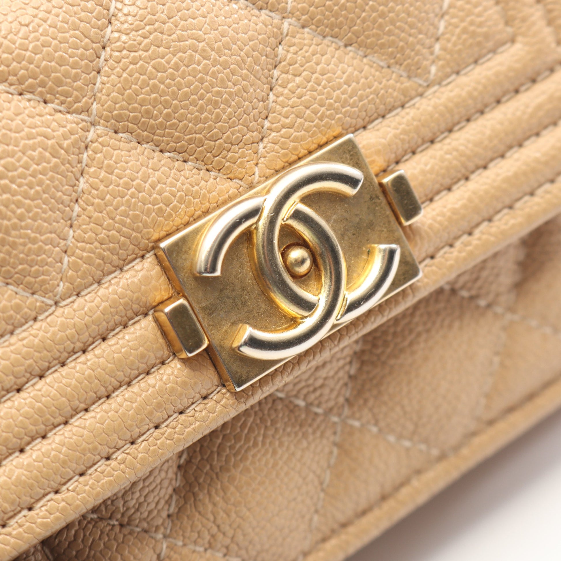 ボーイシャネル 三つ折り財布 キャビアスキン ベージュ ゴールド金具 シャネル 財布・小物 CHANEL