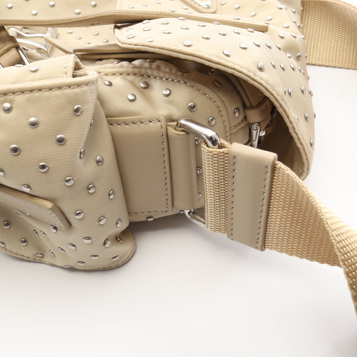 Re-Nylon スタッズ ショルダーバッグ ナイロン レザー ベージュ プラダ