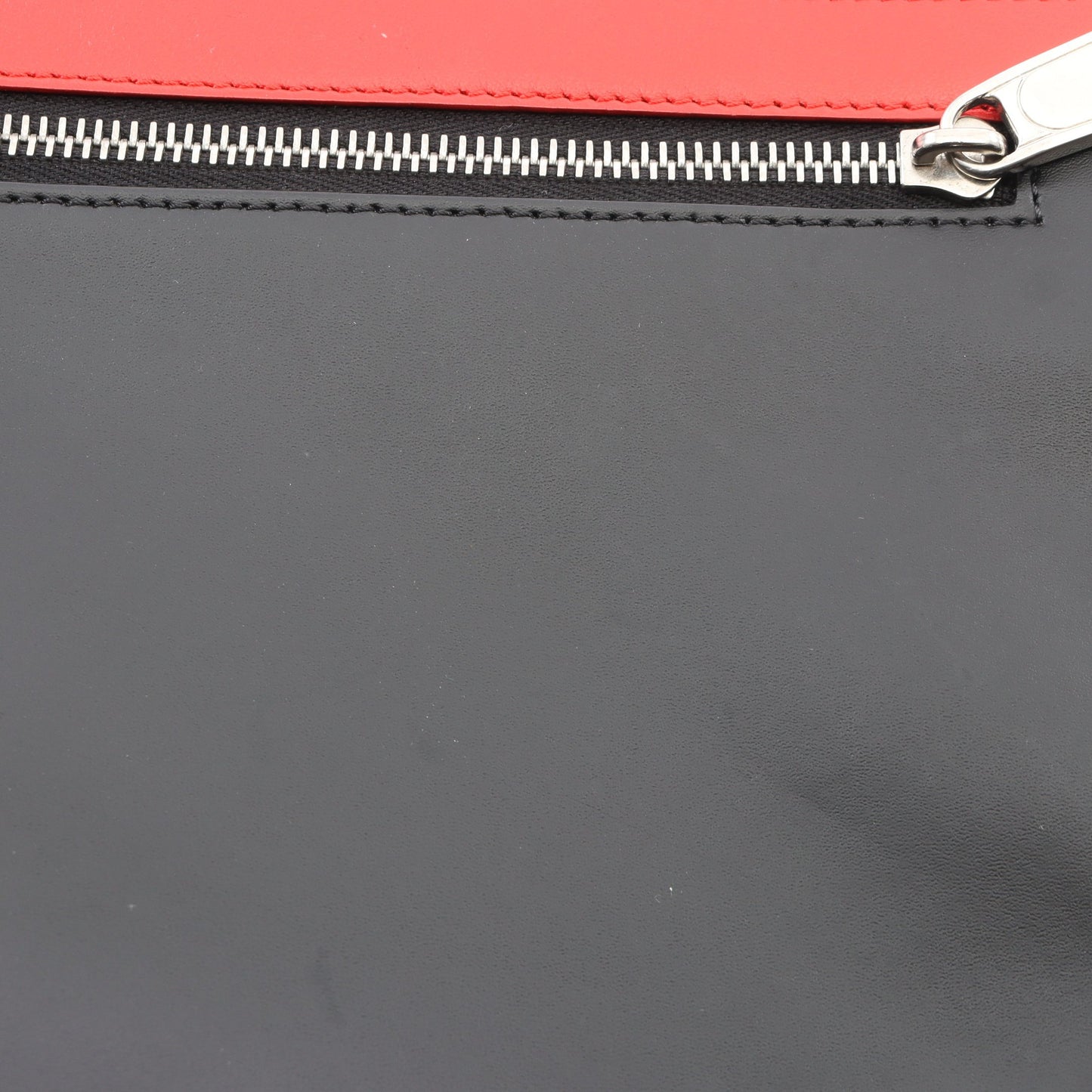 ズッカ ショルダーバッグ PVC レザー ブラック ブラウン レッド フェンディ