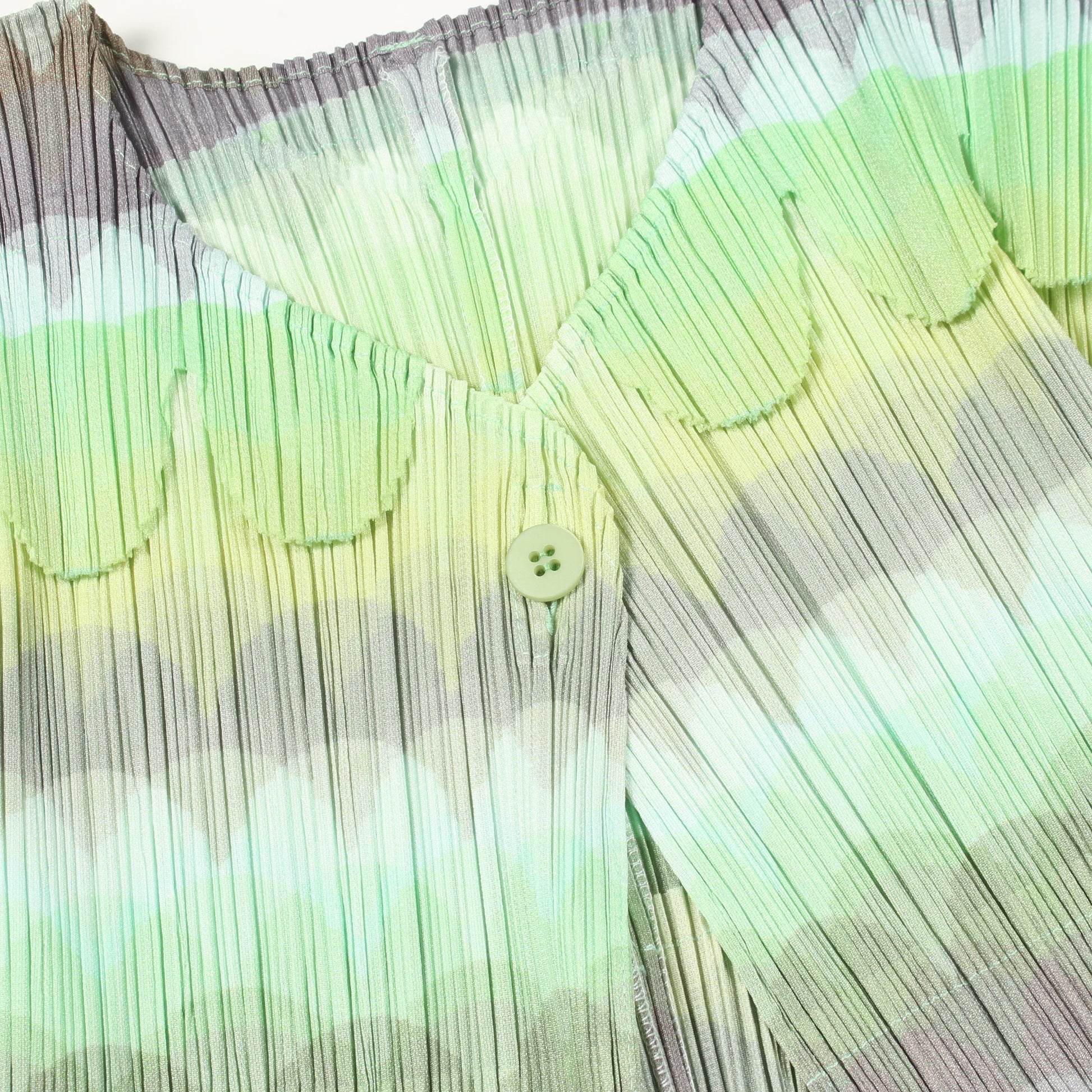プリーツ ウェーブグラデーション スカロップカット カーディガン ライトグリーン マルチカラー プリーツプリーズ トップス PLEATS PLEASE