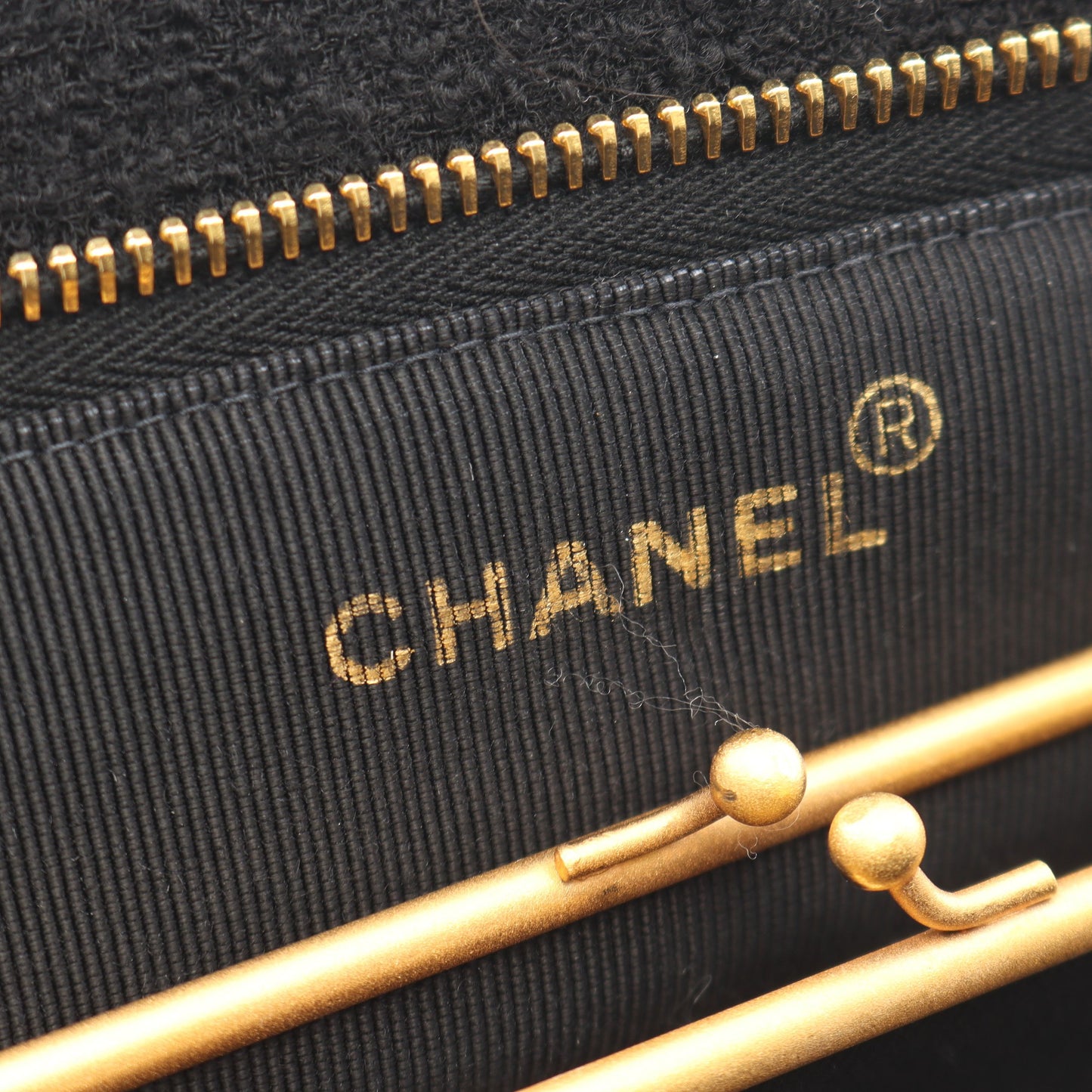 チェーンショルダーバッグ ツイード ブラック ゴールド金具 シャネル バッグ CHANEL