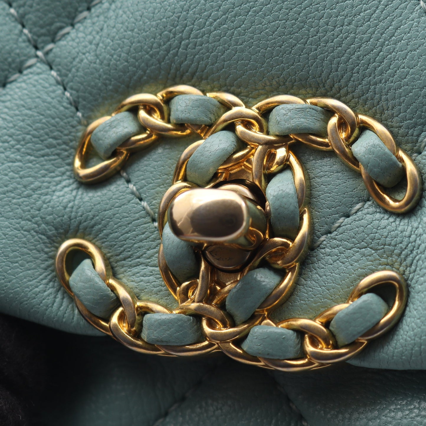 CHANEL19 コンビ金具 ボディバッグ ウエストバッグ ラムスキン ブルーグリーン シャネル