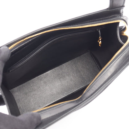ロゴ ショルダーバッグ ラムスキン ブラック ゴールド金具 シャネル