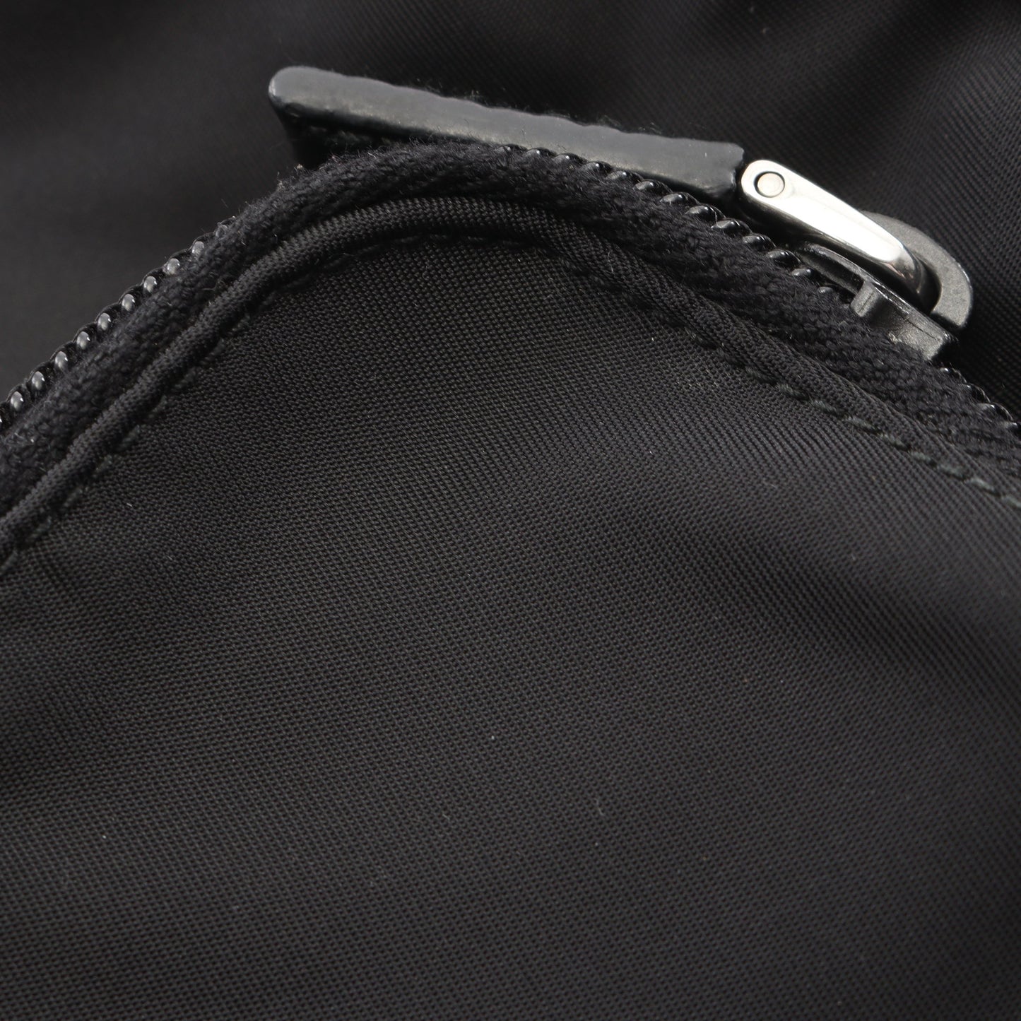 VELA SPORT ショルダーバッグ ナイロン レザー ブラック プラダ