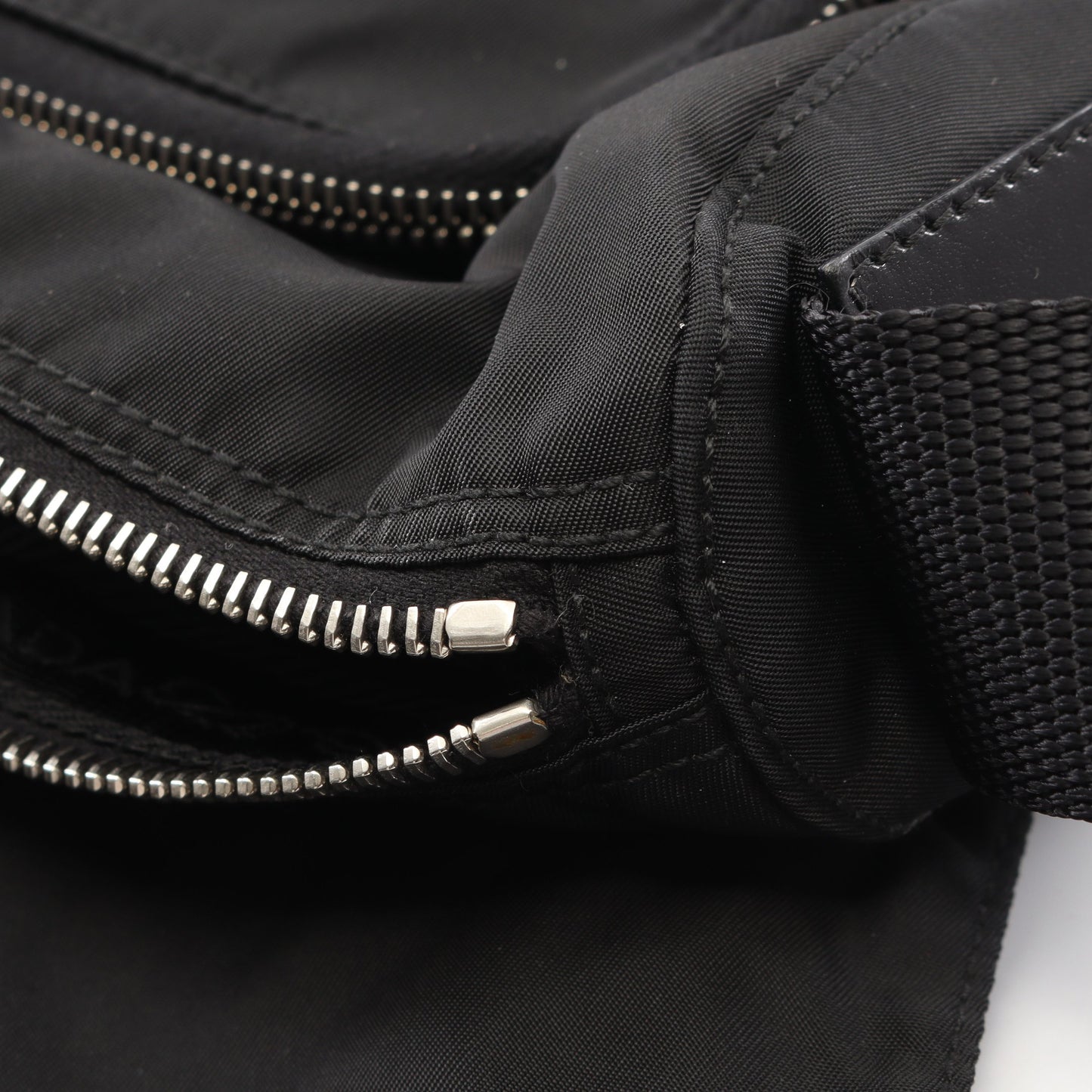 VELA SPORT ショルダーバッグ ナイロン レザー ブラック プラダ