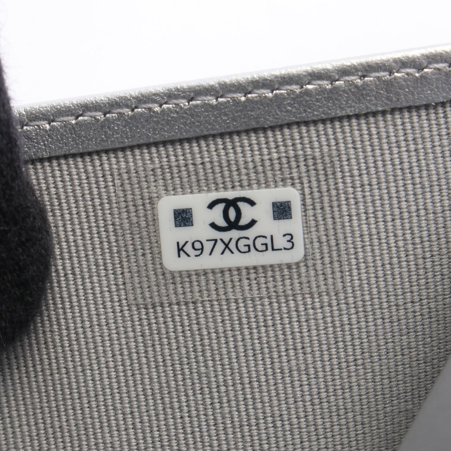 クラシック スモール フラップ ウォレット 三つ折り財布 キャビアスキン シルバー シルバー金具 シャネル 財布・小物 CHANEL